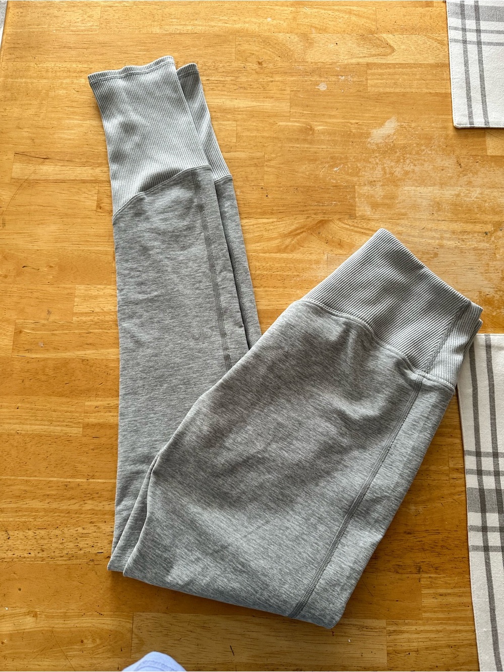 Alo yoga leggings medium